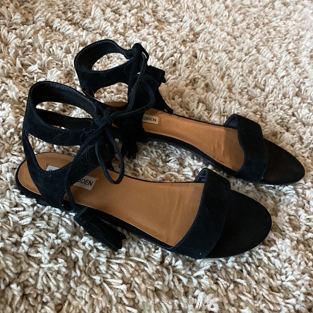 Steve Madden suede lace up ankle sandals. Adjustable laces with tassel ties. - Picture 2 of 5